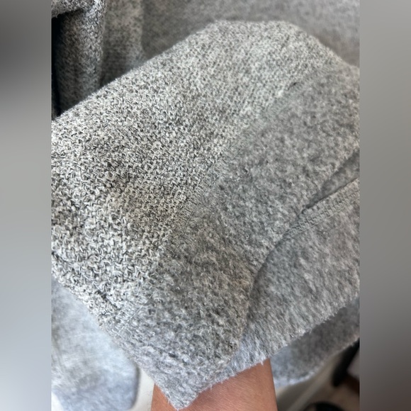 Abercrombie & Fitch Women's Cozy Funnel Neck Sweater – Gray Knit Pullover SZ S - Picture 3 of 9